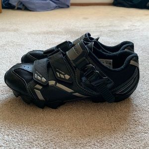 Shimano SH-WM63L size 38 with bike cleats for spin bikes